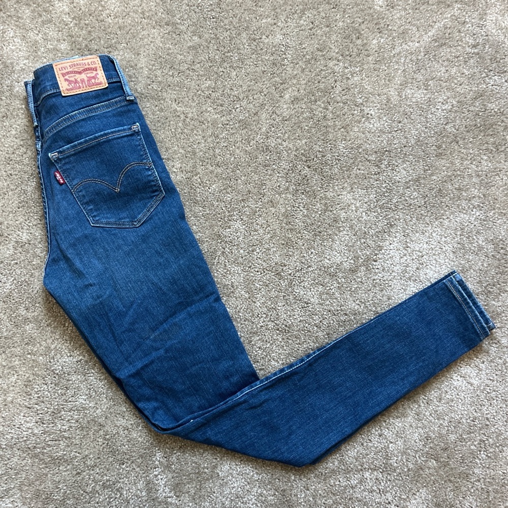 LEVIS 720 HIGH RISE SUPER SKINNY